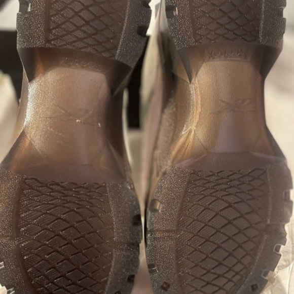 Cardi B Club Reeboks - Picture 3 of 8